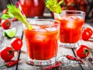 Коктейл Блъди Мери (Bloody Mary) с водка, доматен сок и табаско